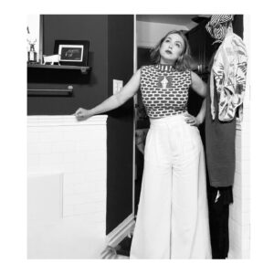 Amanda Fuller Instagram - she’s a brick 🏠

(solo bathroom photo shoot commence)