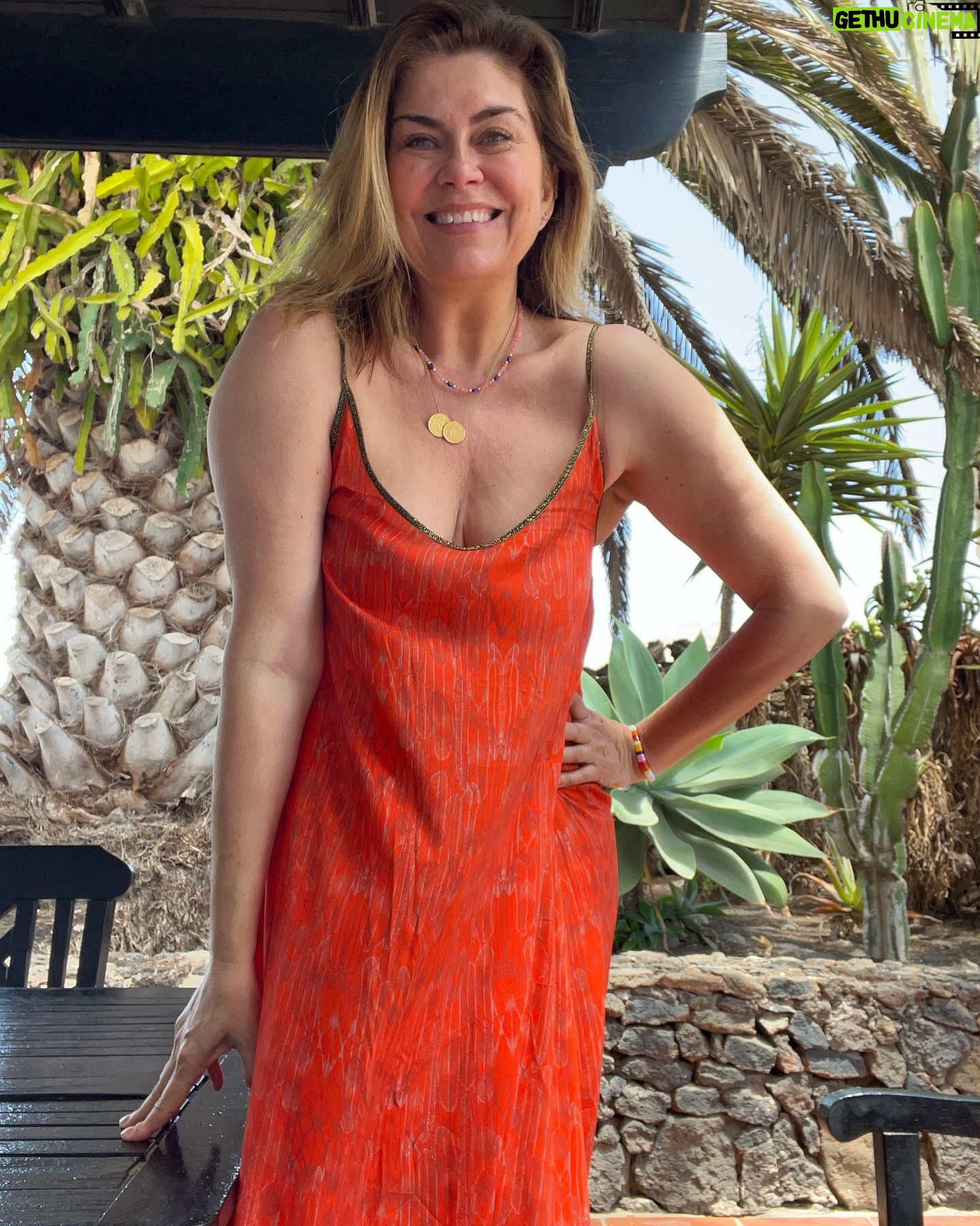 Amanda Lamb - 1.7K Likes - I adore @hansine.co and buy one every year to add to the collection… easy to throw in over a swimsuit or dress up in the evening… this one is having its first outing and the SUN HAS FINALLY COME OUT!!!! Linked as always on stories for you ❤️