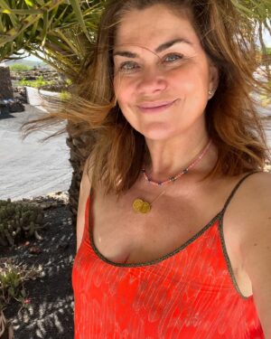Amanda Lamb Instagram - I adore @hansine.co and buy one every year to add to the collection… easy to throw in over a swimsuit or dress up in the evening… this one is having its first outing and the SUN HAS FINALLY COME OUT!!!! Linked as always on stories for you ❤️
