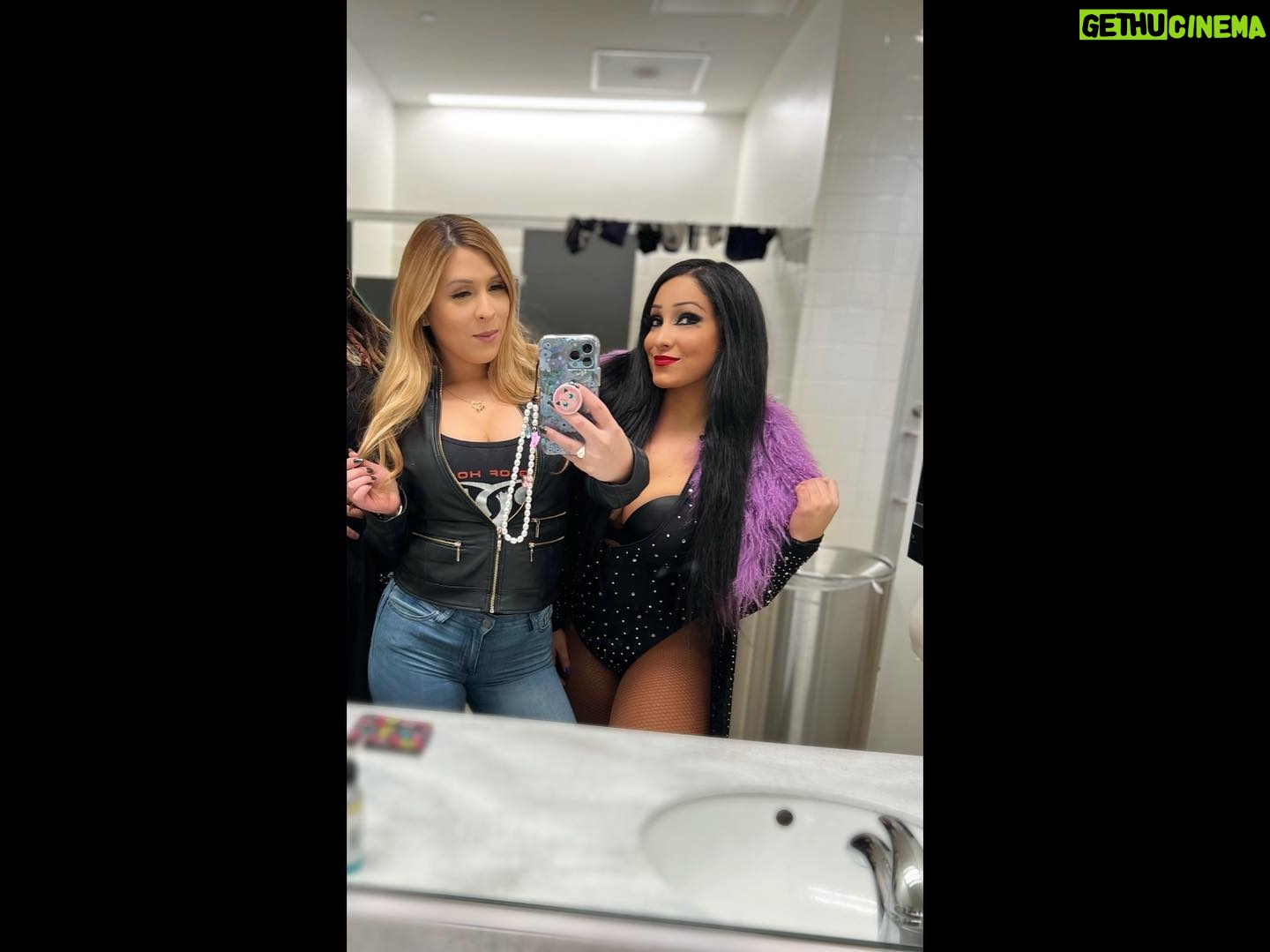 Amanda León - 2K Likes - Had one of my last matches in ROH during our TV Tapings (For now) it was a roller coaster of emotions for all of us. ROH is my life. My family. Always will be. I love everyone on this roster. Roster photo coming soon (Final Battle) Can’t wait to see what April has in store! 💜🥂 PS- Book these awesome and talented ladies! PSS- Miss you @jennyrose_jro @stellagrey215 💕
#ROHWD #WatchROH #ROH #Ringofhonor #Wrestling #womenswrestling