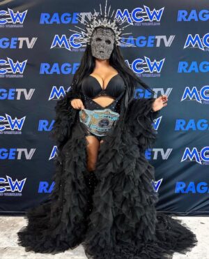 Amanda León Instagram - ✨💀✨Rhinestone Skull Mask Obvi. Photo dumping because I lost access to this Instagram for a year and this look was scrumptious so deal with it 😘 

#wrestling #prowrestling #womenswrestling #goddess #witchywoman #bombshell #mcwwrestling @mcwprowrestling