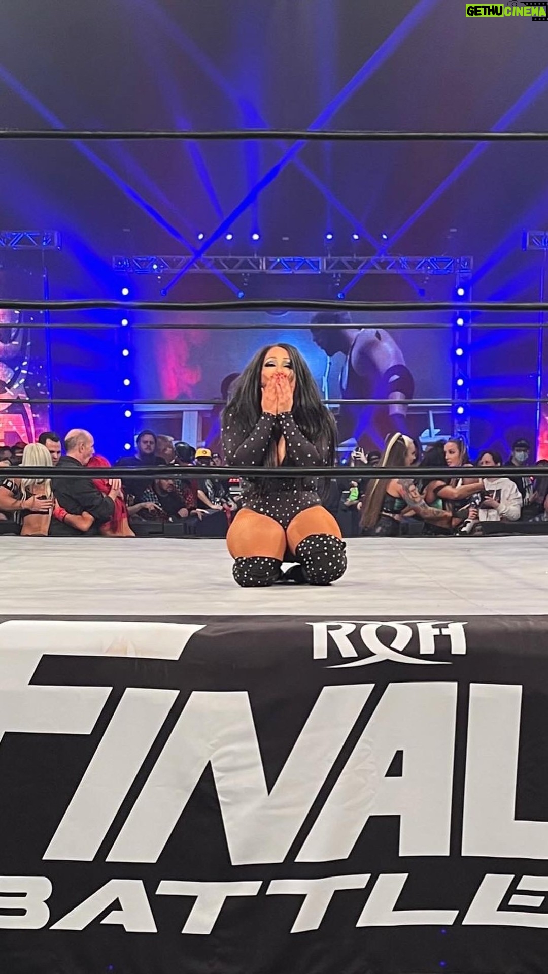 Amanda León - 1.8K Likes - 🔥Meow. Just a bunch of badasses 💁🏻♀️💋🔥
#wrestling #womenswrestling #prowrestling #roh #ringofhonor #ringofhonorwrestling #wwe #nxt #aew #impactwrestling #badass #queens #beauty
@alove4life222 @mirandaalize @sienna @marti.belle @chelseaagreen