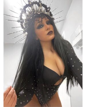 Amanda León Instagram - Hey @thegiascott I want Cleo back 👿 you got some explaining to do @mcwprowrestling! 🤨 

#goddess #witchywoman #bombshell #mcw #mcwwrestling #womenswrestling #prowrestling #wrestling