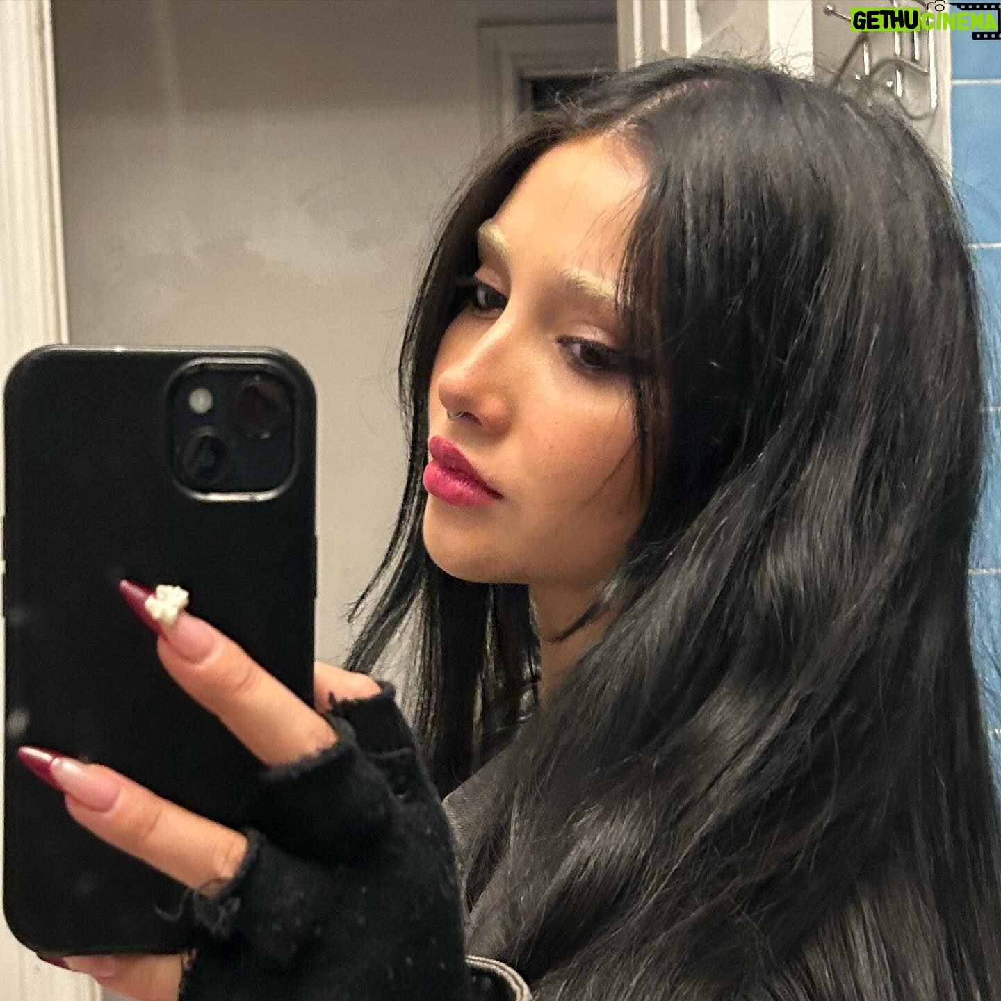 Amanda Arcuri - 6.1K Likes - I think I saw you in my sleep, darling