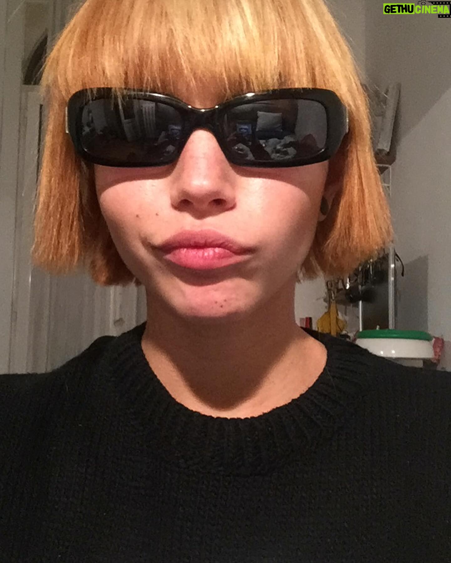Amanda Campana Instagram - La mia digievoluzione durante questi 27 anni di vita ✨ Auguri a me, a tante altre evoluzioni ❤️