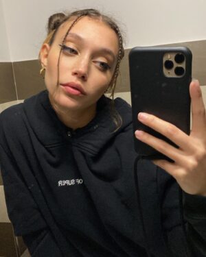 Amanda Campana Instagram - Compilation di selfie da marzo ad oggi.
Così, perché mi va.