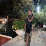 Amanda Campana Instagram - Questo look è di @gilbertocalzolari_official a cui sono infinitamente grata per l’attenzione e il rispetto per l’ambiente che mette in ogni sua creazione. Quindi grazie Gilberto anche per dimostrare che la moda può (e dovrebbe) essere sostenibile senza perdere la sua bellezza. Grazie anche alla mia super stylist @clascutti A @manintownofficial @campari.it @davide_musto @federicopoletti Press office @andreasmercante @edoardoa Agenzia: @yd_actors_yvonnedabbraccio #nextgenerationawards #manintown #venezia79