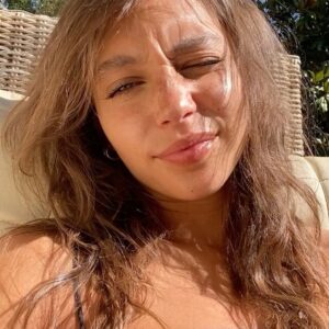 Amanda Campana Instagram - Pt.2 perché la mia autostima è direttamente proporzionale alla mia abbronzatura e visto che l’estate è ancora lontana, mi rifugio nelle vecchie foto