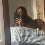 Amanda Campana Instagram – Pt.2 perché la mia autostima è direttamente proporzionale alla mia abbronzatura e visto che l’estate è ancora lontana, mi rifugio nelle vecchie foto