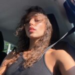 Amanda Campana Instagram – Pt.2 perché la mia autostima è direttamente proporzionale alla mia abbronzatura e visto che l’estate è ancora lontana, mi rifugio nelle vecchie foto