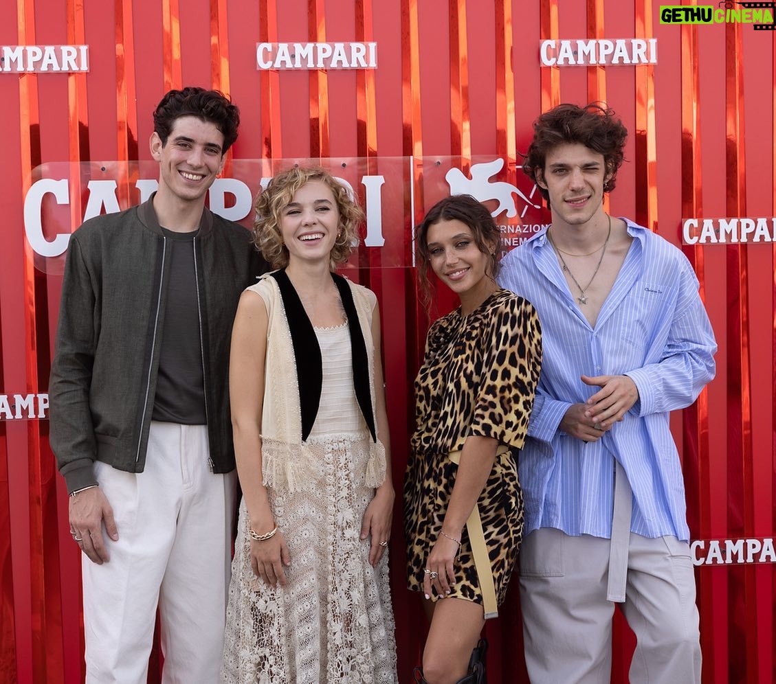 Amanda Campana Instagram - Grateful. @manintownofficial @davide_musto @federicopoletti @andreasmercante @edoardoa @yd_actors_yvonnedabbraccio Styling: @clascutti @stellamccartney #NextGenerationAwards #manInTown #venezia79