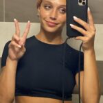 Amanda Campana Instagram – A volte penso che la mia malinconia sia, in realtà, solo bisogno di abbronzarmi (pt.1)