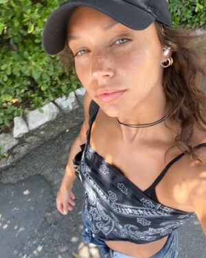 Amanda Campana Instagram - A volte penso che la mia malinconia sia, in realtà, solo bisogno di abbronzarmi (pt.1)