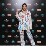 Amanda Campana Instagram - Finalmente ho potuto realizzare il mio sogno di fare serata in pigiama.. e che pigiama ragazzi. #toiletpaperbeauty @labottega_official @toiletpapermagazineofficial @palazzinagrassi @andreasmercante @edoardoa @yd_actors_yvonnedabbraccio