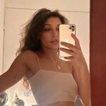 Amanda Campana Instagram – Mi dicono che pubblico poche foto quindi mi sono impegnata, sono tutte uguali lo so, ma che vi devo dire? apprezzate l’impegno grazie, bacini🤟🏻