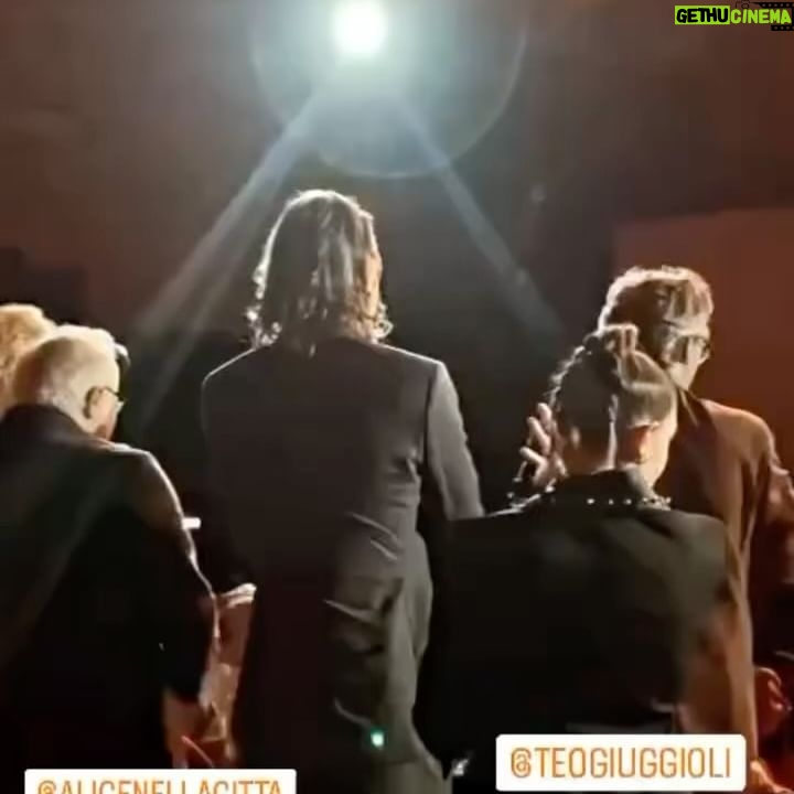 Amanda Campana Instagram - 🖤Suspicious Minds 🖤 Quanto voglio bene a questo film e quanto voglio bene a tutte le persone che ci hanno lavorato non ve lo so spiegare, spero possiate volergliene presto anche voi Grazie al nostro regista @emilianocorapi Ai miei colleghi @teogiuggioli @fra_colella @theklareuten e a tutta la squadra Grazie @alicenellacitta @worldvideoproduction @rai_cinema @andreasmercante @edoardoa @moschino @cotrilspa @yd_actors_yvonnedabbraccio