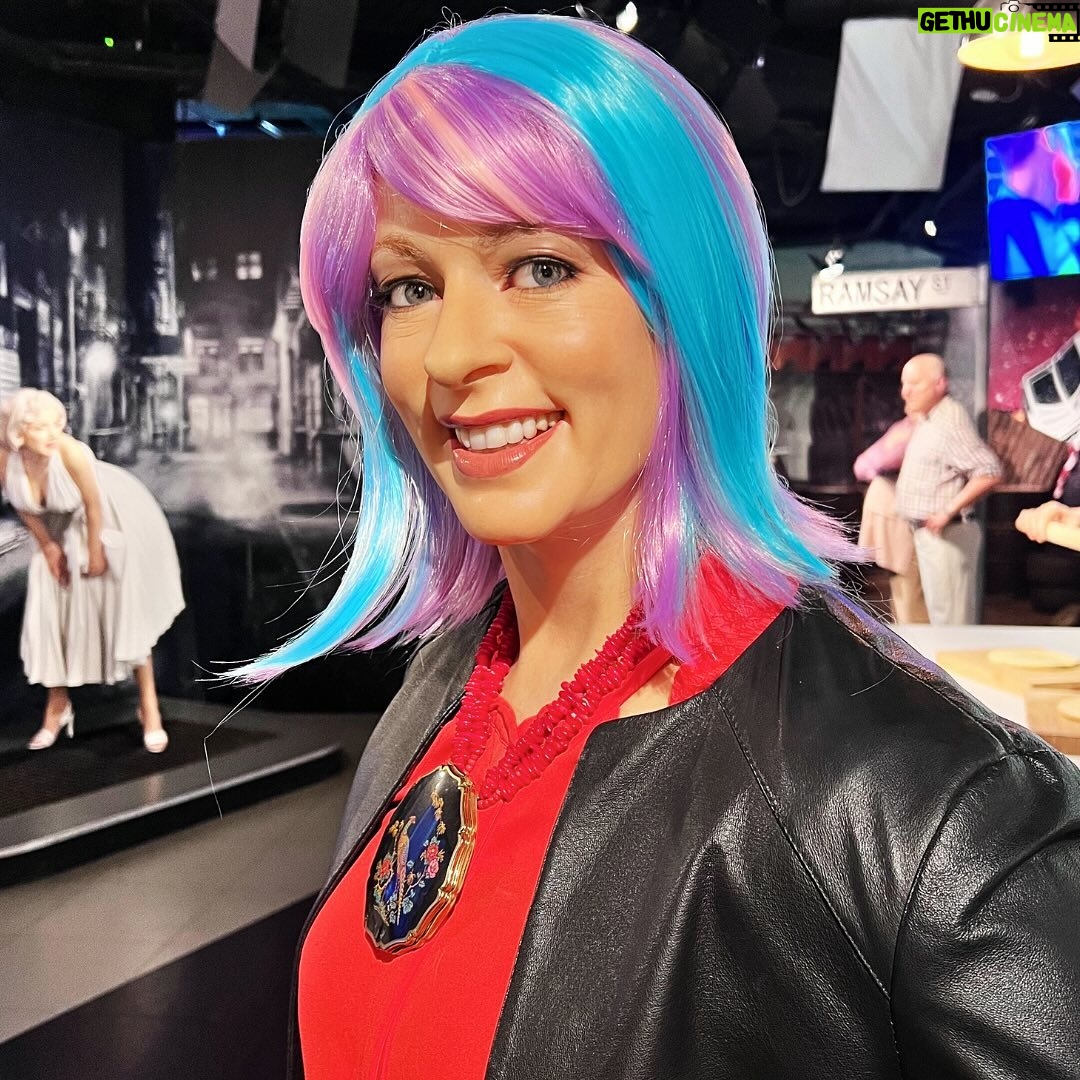 Amanda Keller Instagram - 💜💙 @amandarosekeller beautiful new two-tone do 💇♀️ @MadameTussaudsSydney has teamed up with @worldsgreatestshave for a unique experience. From 15 to 18 February come in and get your Shave, Cut or Spray Colour and support Australians impacted by #bloodcancer. Get a Cut, Spray Colour or Shave 25% off general admission entry ticket when you donate $20 or more to the #worldsgreatestshave 💙 For more info visit the @tussaudssydney #linkinbio #TussaudsSydneyxWGS #TussaudsSydney #Wax #DarlingHarbour #ThatsBloodyBeautiful #HairInspo #HairTransformation #bloodcancerawareness