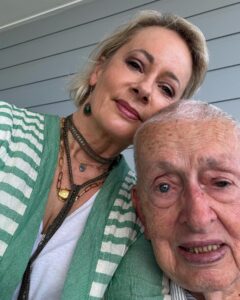 Amanda Keller Instagram - Happy 90th birthday to my wonderful Dad, Arthur. He isn’t on social media so he won’t see this, but I wanted to say out loud how much I love him. At 90 he’s is still hilarious, and so loving of us all. 🥰