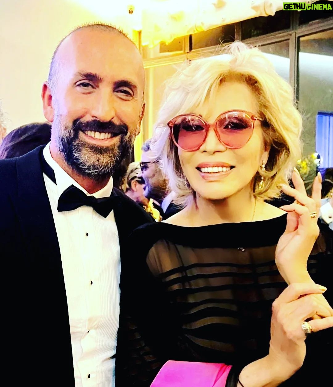Amanda Lear Instagram - Soirée Babeth Dijan avec le talentueux Doctor Beauty..#charity #fashion #jeanpaulgaultier #