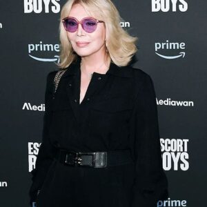 Amanda Lear Instagram - Opening night of ESCORT BOYS directed by Ruben Alves.. outfit Calcaterra