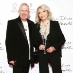 Amanda Lear Instagram - Soirée Sidaction avec JeanPaul Gaultier #aids #sidaction #dinner #
