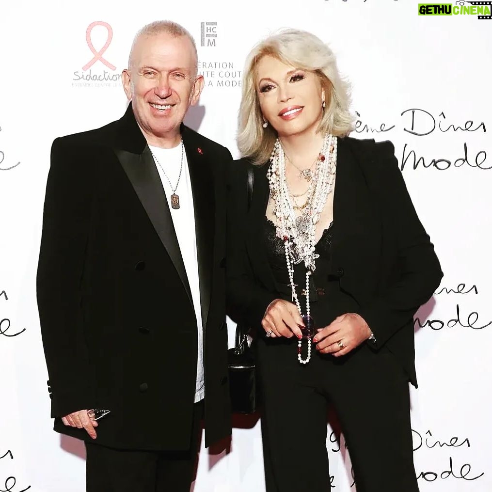 Amanda Lear Instagram - Soirée Sidaction avec JeanPaul Gaultier #aids #sidaction #dinner #