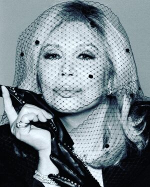 Amanda Lear Instagram - Look at me..😊