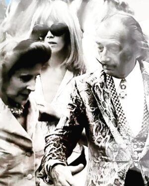 Amanda Lear Instagram - Threesome..menage à trois..#salvadordali #cadaques #museodali #figueras #