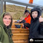 Amanda Owen Instagram - Thank you @reubenowen74 & @ravanelly_123 & the whole team for the Happy Mother’s Day Proud of you all. 😘 #happymothersday #happymothersday❤️