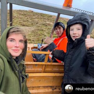Amanda Owen Instagram - Thank you @reubenowen74 & @ravanelly_123 & the whole team for the Happy Mother’s Day 
Proud of you all. 😘 
#happymothersday #happymothersday❤️