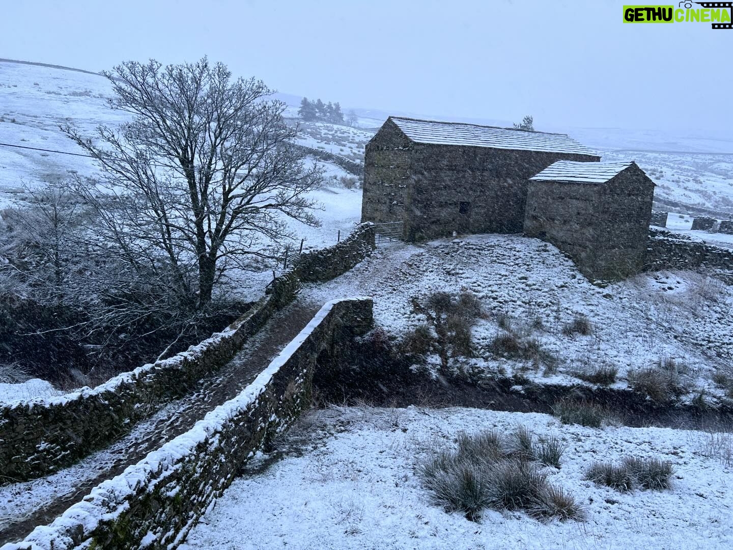 Amanda Owen - 19.3K Likes - All the seasons in a day. βοΈ βοΈ βοΈβοΈ
#yorkshire #weather #winter #spring #shepherdess #farm
