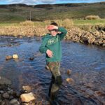 Amanda Owen Instagram - Budding naturalists, botanists, ecologists, ornithologists, hydrologists, geologists. And farmers. 👩‍🌾 🌱🌳☘️🪹🪺🦔🌾🌸🌼🦅🐦🐝🕷️🐞 #yorkshire #countryside #outdoors #nature #farm #learning