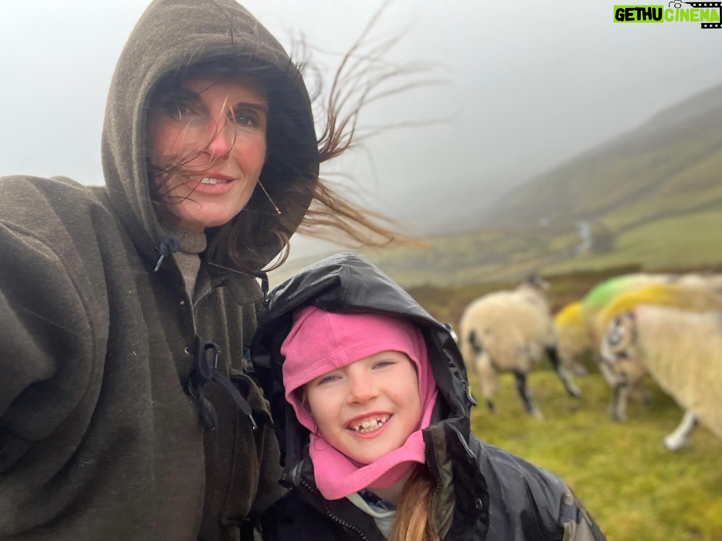 Amanda Owen - 25.4K Likes - Whatever the weather π¦οΈ #weatheringthestorm