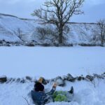 Amanda Owen Instagram - Wintery scenes in Yorkshire. 🥶 A soothing stillness and very quiet. 🤫 #yorkshire #swaledale #snow #ice #outdoors #frozen