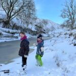 Amanda Owen Instagram - Wintery scenes in Yorkshire. 🥶 A soothing stillness and very quiet. 🤫 #yorkshire #swaledale #snow #ice #outdoors #frozen