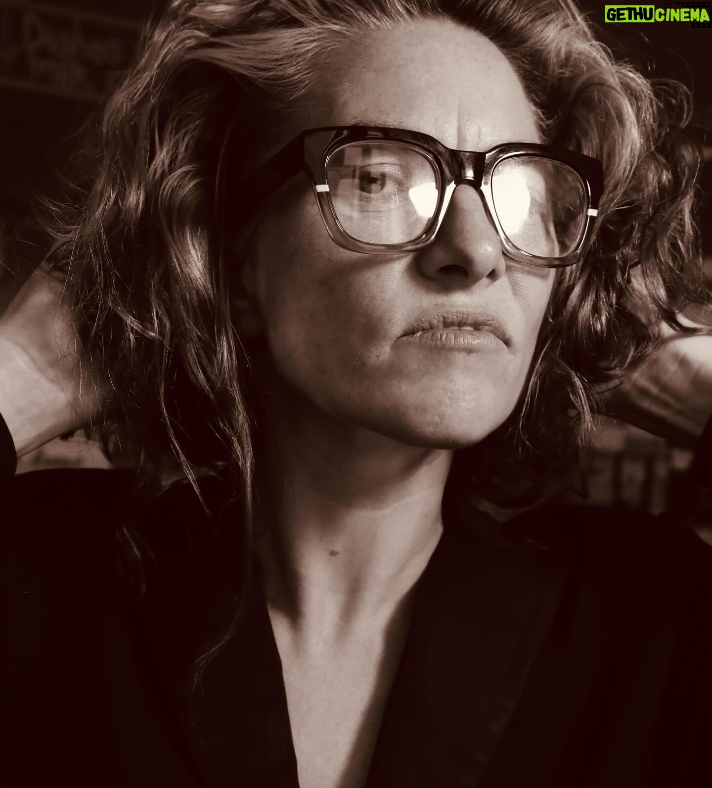 Amanda Palmer Instagram - BOOK EVENTS!! And…sexy new author photo time! I never wear my hair down but I’m getting brave so you better believe I’m serious about getting back into being an author this year. ✍️ Fate dealt me a great hand when I was working away in the @porter_square_books café a few months ago and @markostow asked if he could take my portrait. And boom, beautiful new author photo for me! And at the same time, I’ve been steeped in so many incredible new books and made friends with so many POWERHOUSE GODDAMN WRITERS from the NY area…and hell, I have my own venue….so I decided to connect all the dots and I’m hosting three salon-style “in conversation” events this month at @gravesidevariety, my little crowdfunded hidey-hole in Woodstock, Ny. Co-presented by our local indie @goldennotebookbookstore , only 50 tickets for every conversation (all tickets are $25 and help keep the venue afloat) and will include a Q&A with me and each author. We are also curating a special book sale table for each event! There’ll be coffee and tea and tears and truth and I hope you all make the trip. This is the way I really wanna say goodbye to this iteration of this venue: with stories that don’t usually get told. With stories that matter. Come share in the moment. More info and all tickets @ gravesidevariety.com I’ll be throwing down with authors: Elizabeth Lesser (bestsellers “Broken Open” and “Cassandra Speaks: WHEN WOMEN ARE THE STORYTELLERS, THE HUMAN STORY CHANGES”) May 12th - 12:30pm @elizlesser Katherine Yeske Taylor (author of brand-new “SHE’S A BAD ASS: Women in Rock Shaping Feminism”) May 18th - 1pm @kyt_in_nyc Leslie Jamison (author of best-selling “The Recovering” and the new - incredible - “Splinters”) Jun 1st @ 1pm Get tickets FAST. Leslie’s day is nearing sold out. These are gonna be so so cosy and good. Read the books and come armed with questions !!! 📚♥️🙏