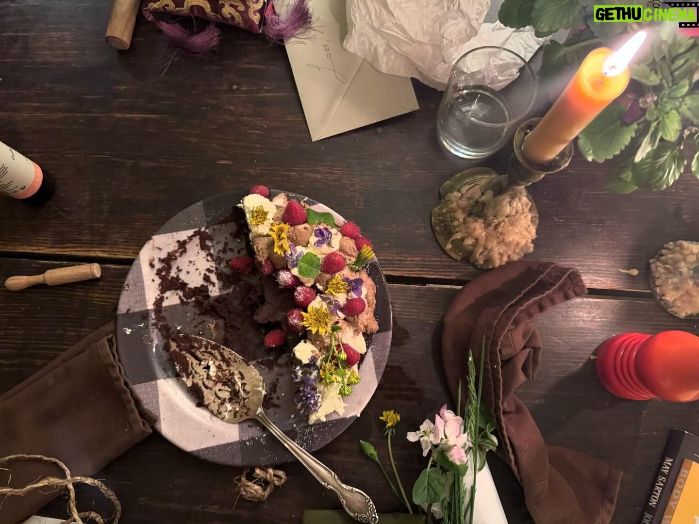 Amanda Palmer Instagram - This is the first time in my life I’ve sat down to have a birthday party while somewhere across the earth, I missed a funeral for a dear friend. At 6pm we laid the table and Ash picked flowers and helped decorated the cake, while somewhere on Palm Beach on Waiheke in Tomorrowland, @danikacharity read the poem I wrote today for Bianca…while everyone over paid their respects to her body. Her life. This is the first time I’ve sat down on a birthday to pen a poem for a death day. There’s a first for everything. This night. These people. Flowers came from afar. I was surrounded by so much love, and the love feels that much more infinite and rich in contrast with the gaping landscapes that are blurry and ragged around the edges. The missing. In death we live. In loss we find our alive. In dark we light. I feel more will to mother knowing that Bianca, right now, cannot. I have never been more grateful for my friends, my loved ones, my lover, my bath soaps, my bedside pens and pencils, my ability to write a poem, my son and his laughter, the blood coursing through my warm hands. My friends. My friends. My friends. Hold your loved ones close tonight. My god, it’s all so fucking brief. To all few hundred of you who joined the Patreon togay, welcome to the family. It’s a good one. Good night. I’ll never feel a day like this again on earth. ♥️🥀