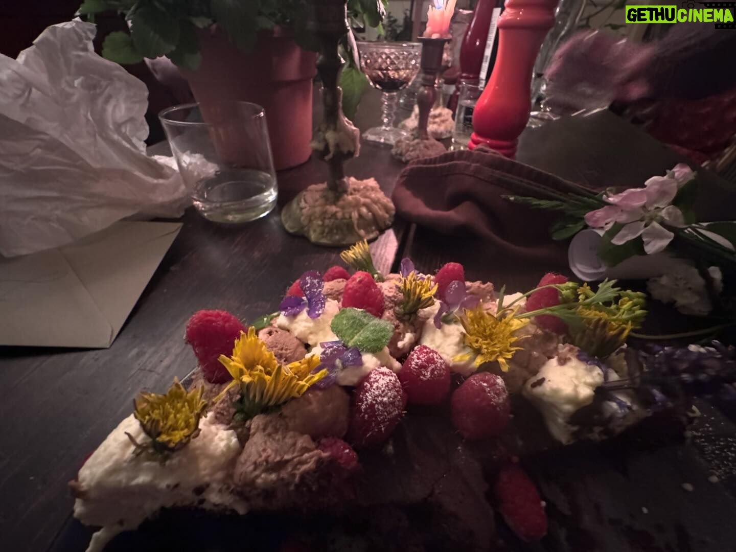 Amanda Palmer Instagram - This is the first time in my life I’ve sat down to have a birthday party while somewhere across the earth, I missed a funeral for a dear friend. At 6pm we laid the table and Ash picked flowers and helped decorated the cake, while somewhere on Palm Beach on Waiheke in Tomorrowland, @danikacharity read the poem I wrote today for Bianca…while everyone over paid their respects to her body. Her life. This is the first time I’ve sat down on a birthday to pen a poem for a death day. There’s a first for everything. This night. These people. Flowers came from afar. I was surrounded by so much love, and the love feels that much more infinite and rich in contrast with the gaping landscapes that are blurry and ragged around the edges. The missing. In death we live. In loss we find our alive. In dark we light. I feel more will to mother knowing that Bianca, right now, cannot. I have never been more grateful for my friends, my loved ones, my lover, my bath soaps, my bedside pens and pencils, my ability to write a poem, my son and his laughter, the blood coursing through my warm hands. My friends. My friends. My friends. Hold your loved ones close tonight. My god, it’s all so fucking brief. To all few hundred of you who joined the Patreon togay, welcome to the family. It’s a good one. Good night. I’ll never feel a day like this again on earth. ♥️🥀