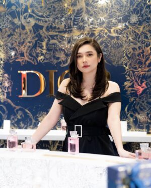 Amanda Rigby Instagram - 🌟 @diorbeauty #DreamInDior #DiorHoliday