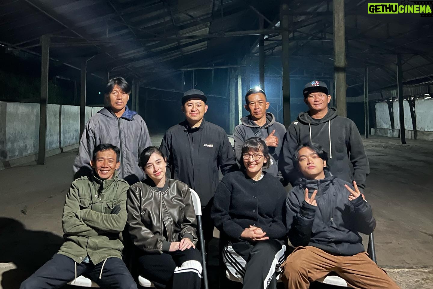 Amanda Rigby Instagram - And it's a wrap for #WeGo π¬ Thank you to all the cast and crew, you guys were amazing! Thank you for the good vibes π«Άπ» Sampai ketemu lagi π€ @rapictures.id @billychristianfilms