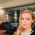 Amanda Schull Instagram - For most of the my life the holiday season meant one thing: Nutcracker. Last year I had a special opportunity to participate in the classic ballet without stuffing a single tootsie into a pointe shoe 🩰. It was an honor to narrate Ballet Hawaii’s unique version of The Nutcracker, which has since been Emmy® award-nominated. For my friends in Hawaii, The Nutcracker: A Gift to the Community will be televised for two more nights on December 18th, and 25th on KITV at 7:00 p.m. Aloha and Mele Kalikimaka!🎄 1. Backstage (my happy place. Ps.That’s a mask, not some fancy new-age neckwear) 2. Mid-narration in the gorgeous Hawaii Theater (saying something terribly important, no doubt) #ballethawaii #nutcracker #melekalikimaka #thatiskatrinabennettsdress
