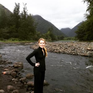 Amanda Schull Instagram - Happy #earthday! I think most of us would appreciate more time in the great outdoors right now. So 
let’s take care of this beautiful planet, shall we.