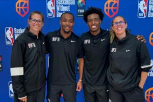 Amaya Valdemoro Instagram - Gracias @basketballwithoutborders por estos días tan increíbles 😍😍😍 a todo el equipo por su increíble trabajo, organización y cercanía, sois los mejores! 

He vuelto feliz, contagiada con el entusiasmo de los 60 judores/as y descubriendo que ser entrenador no es tan horroroso como pensaba 😬
Me ha encantado estar cerca a @annamontanana siendo su assistant coach, esta llena de energía positiva, mensajes directos, sinceros e educativos trasmitiendo su amor y pasión por el baloncesto, simplemente un lujazo para cualquier jugadora. sabía que eras buena pero estar cerquita y sentirlo es otra cosa muy diferente. 
Amiga mía estaré lista para no ir al cine cuando tú me lo pidas, #wenotinthemoveis #noestamosenelcine 🤣😍💪🏼🙏🏼