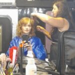 Amaya Forch Instagram – Este lunes me tocó ser Milagros. Un personaje muuuuy pequeño, un cameo, de un día. Tiempo suficiente para hacerme soñar con tener la posibilidad de estar en más rodajes , de quizás tener la suerte de actuar más y más. Tengo tanto para dar en ese mundo que siempre quedo con gusto a poco. Fue un día feliz siendo otra y yo a la vez. Fue un día de encuentros , recuerdos , sensaciones,  emociones y miradas. Se sintió lindo.🙏