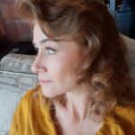 Amaya Forch Instagram - Esta señora pituca se llama Alicia. Pituca pero pituca pituuuuuuca, pituca de jopo ! Y es de un teaser que grabamos hoy con otra pitucona que es doña @vanemillerchile . Eso sí la pinta pituquita fue gracias a la pitugracia de @franklinathos, @brujanegrx y Mariela de @porquetevistes .
