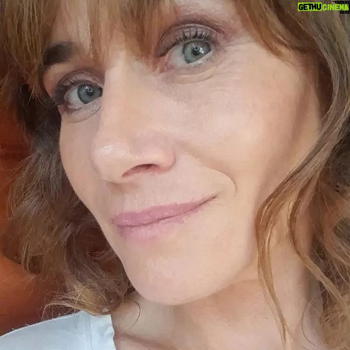 Amaya Forch Instagram - Ustedes son muy jóvenes pero antes las cincuentonas tenían "patas 'e gallo". Así como yo !