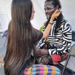 Amaya Forch Instagram – Sigo emocionada por este concierto/espectáculo tan lindo que hicimos en 6 plazas distintas de la comuna de Las Condes. Es mi segundo año junto a Martita, Andrea, Irene, Christian, Julian, Isabel y la compañía Cassis con todo su equipo de bailarinas, bailarines, chicas de vestuario, bellas de maquillaje. Tambien la orquesta y coro. Varios del equipo técnico, sonido y producción también por segunda vez. 
Otros nuevos que me maravillaron con su talento y belleza. Es tanto el cariño a lo que hacemos y el cariño entre nosotros que siento como un regalo el haber podido compartir estos meses creando, cantando, actuando y bailando juntos en el escenario. Quisiera poder agradecer a todos. Quisiera tener fotos de todos . Los llevo aquí en mi corazón. Agradezco también al Teatro Minucipal de Las Condes y la U de los Andes por pensar nuevamente en mi . 
Fui la estrella de Oriente pero en realidad fueron todos ellos quienes alumbraron mi corazón. ❤️
Gracias @pornografo y @fotodoorm por estas lindas fotos.
Y gracias a todos quienes fueron a vernos y a los ojitos y sonrisas de tantos niños felices cantando junto a nosotros
Feliz Navidad !