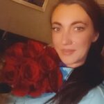 Amber Martinez Instagram - 12/10/23: I'm returning to set tomorrow, so excited to work again! I'm so glad, that this SAG-AFTRA strike is over and our contracts are settled! ❤️🎁🌸 #flowers #bouquet #roses #floral #actress #actor #smile #happy #happyholidays #holidayseason #ambermartinez