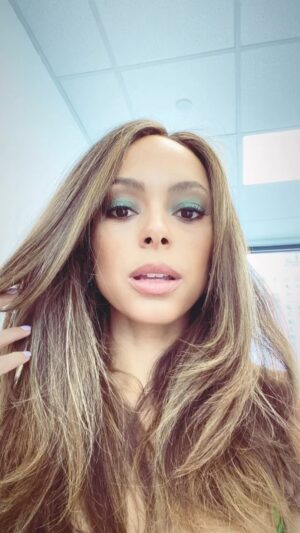 Amber Stevens West Instagram - BTS from episodes 3 and 4 🫶🏽 No one has more fun than us. #runtheworld @runtheworldstarz