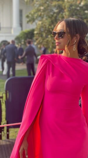 Amber Stevens West Instagram - This was all in one day. So overwhelmingly incredible I sobbed when it was over. How did I get so lucky in this life? Thank you @starztakethelead and @whitehouse for hosting an unforgettable day. #juneteenth